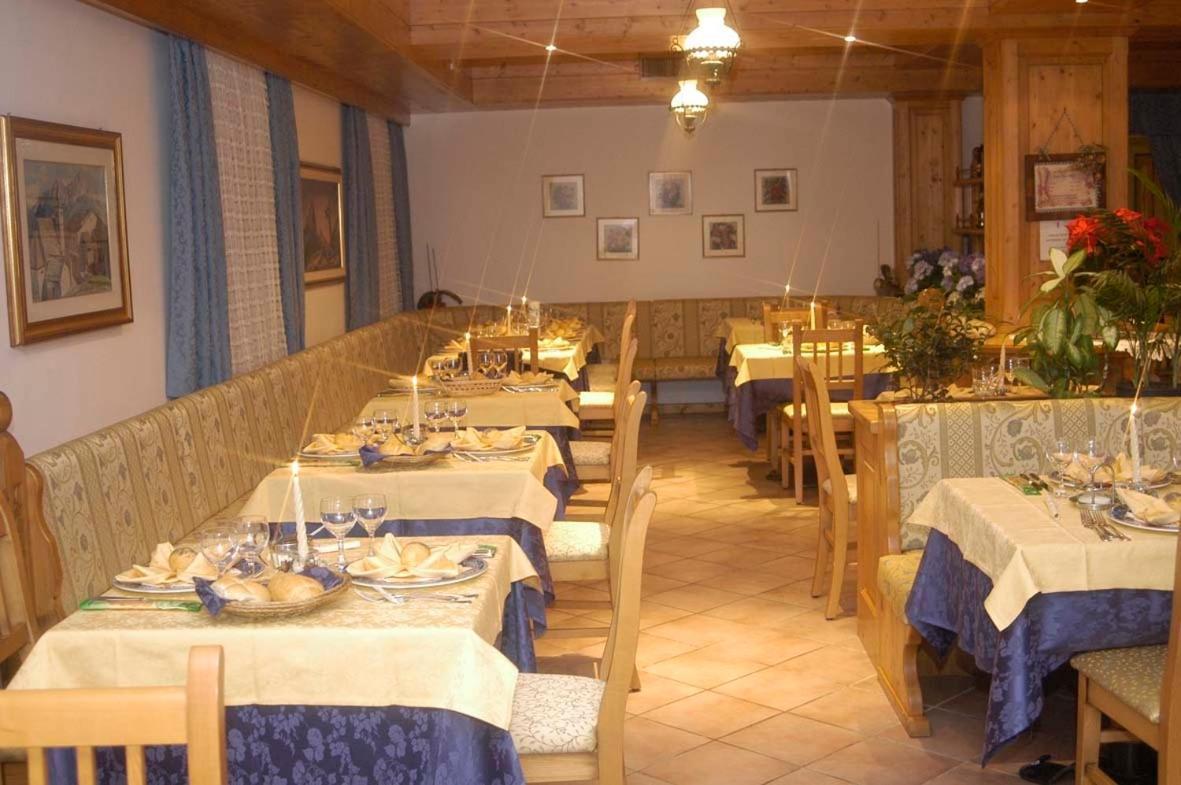 Debra Park Hotel Moena Ngoại thất bức ảnh